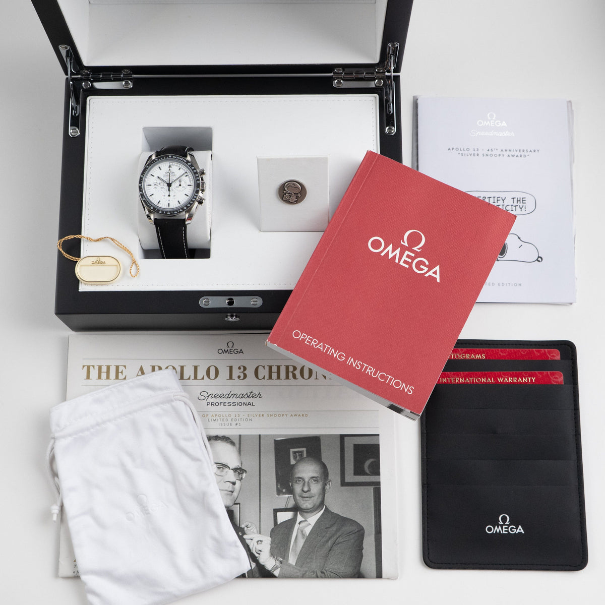Omega Speedmaster 311.32.42.30.04.003 Silver Snoopy Apollo XIII 45th Anniversary Edition Edelstahl Weißes Zifferblatt Limitierte Auflage von 1970 (2015)