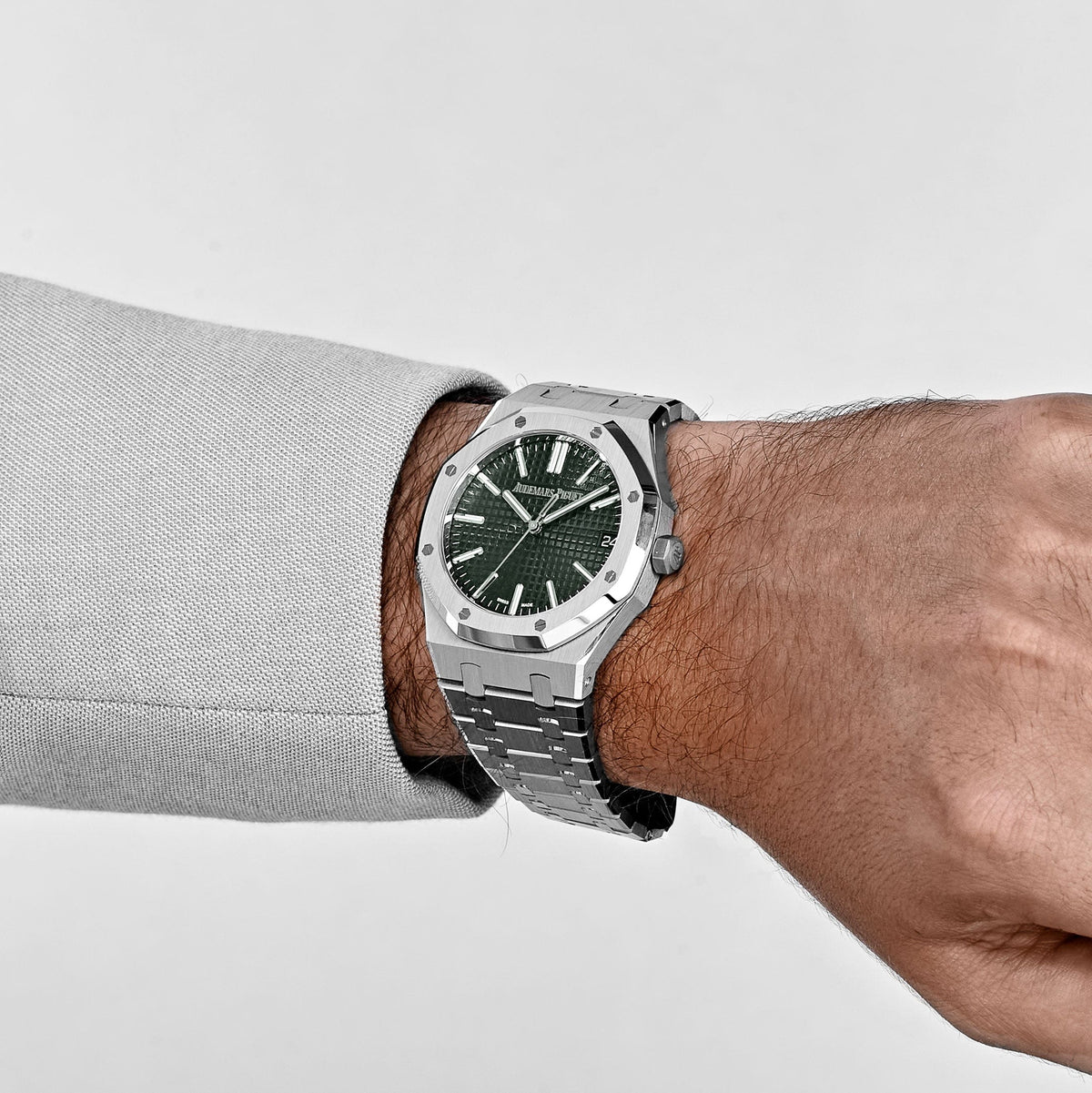 Audemars Piguet Royal Oak 15510ST.OO.1320ST.09 Stainless Steel Green Dial 41 MM