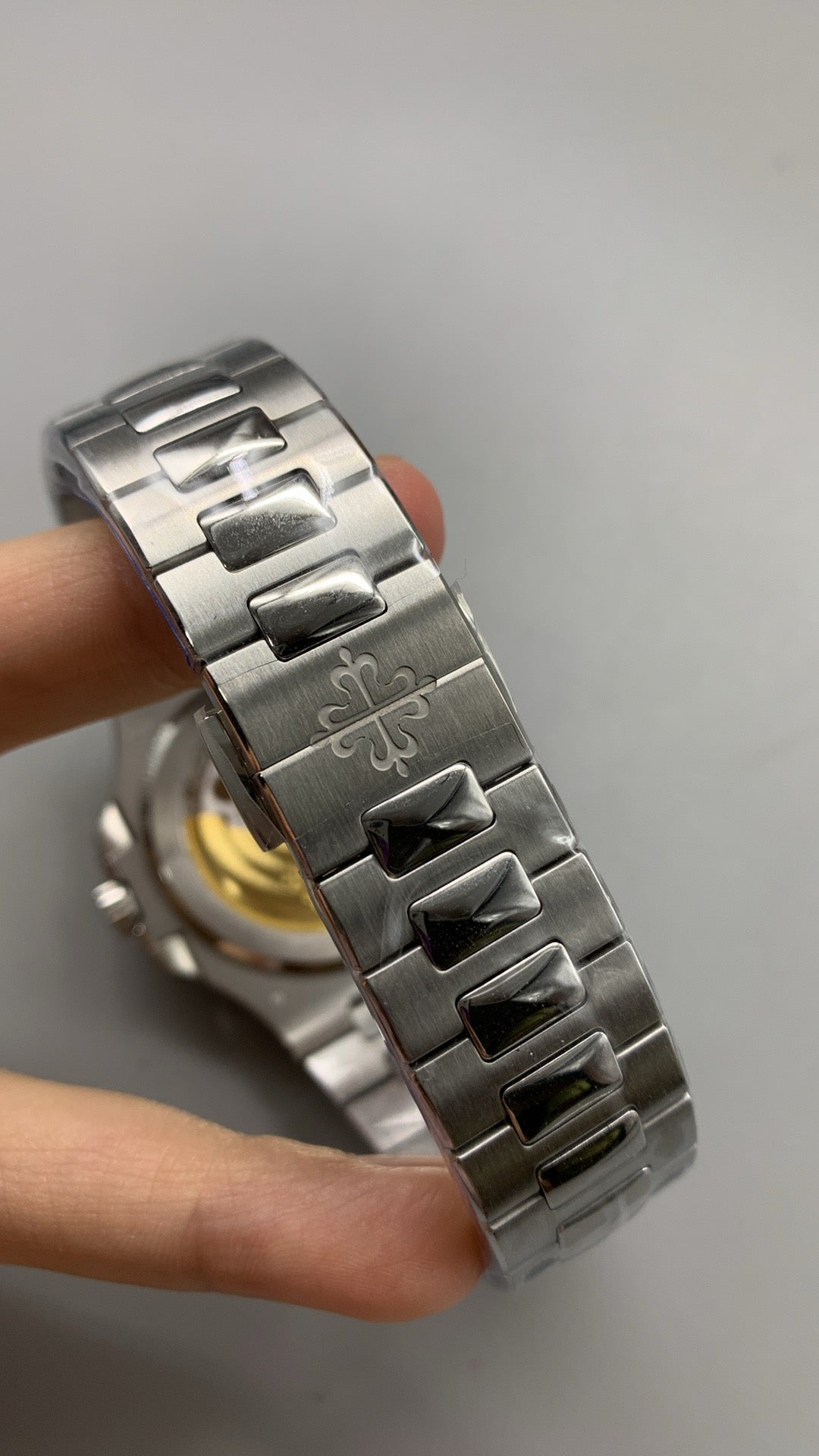 Patek Philippe Nautilus 5811/1G-001 White Gold Blue Dial (2025) 41 MM